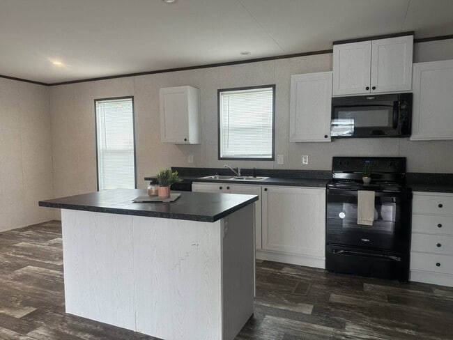 Photo - 14876 Washington Rd