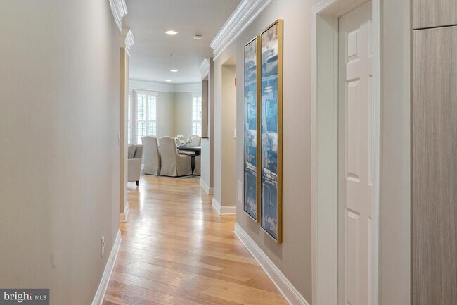 Photo - 828 Slaters Ln Unit 203