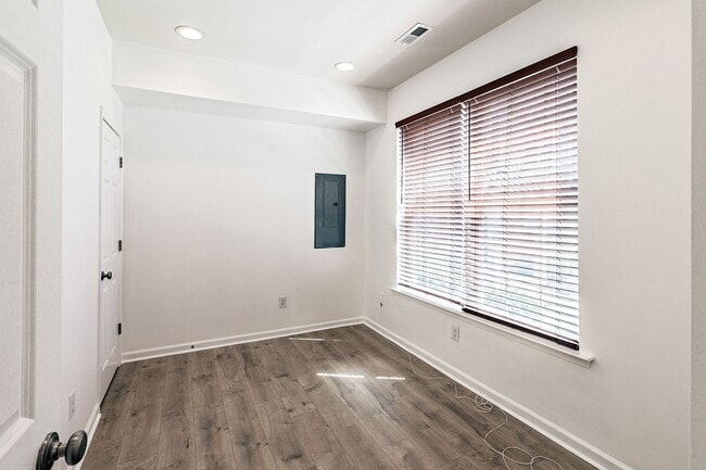 Photo - Claymont - 3 bedroom townhome in Darley Green