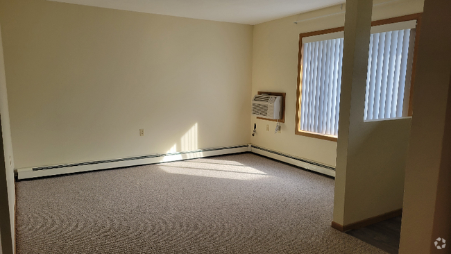 Building Photo - 1009 13th St N Rental