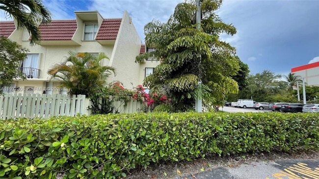 Photo - 1651 NE 115th St Unit 1C