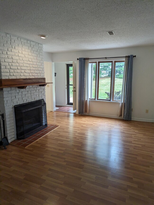 108 Burwash Ave Townhome Townhome Rental in Savoy IL