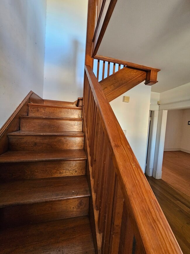 Photo - 2011 Lincoln St