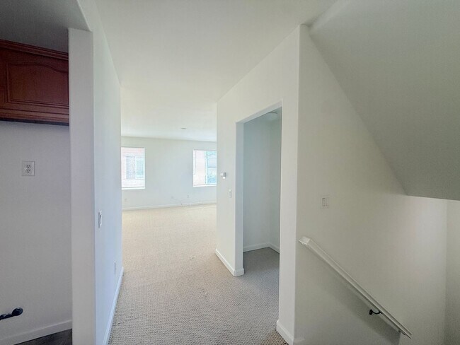 Photo - 2054 Unidad D