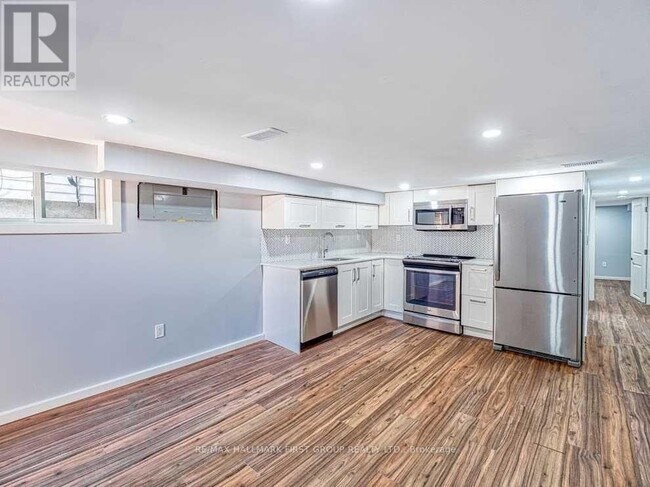 Photo - 376 Rhodes Ave