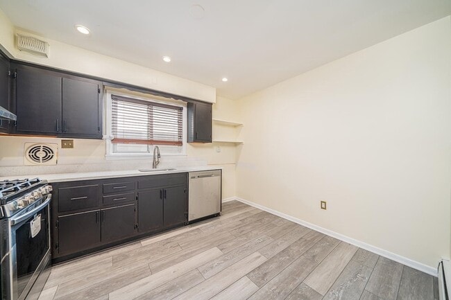 Photo - 121 Ogden Ave.