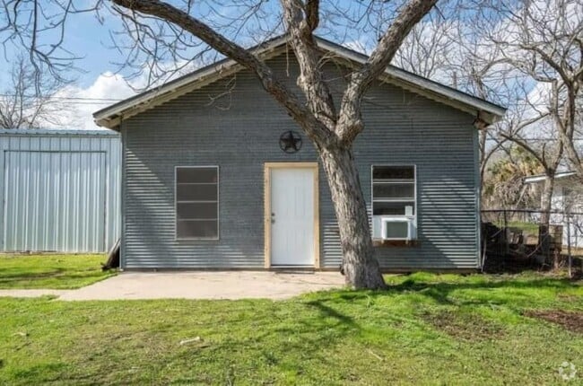 Building Photo - 305 Branch St Unit 305.5 Rental