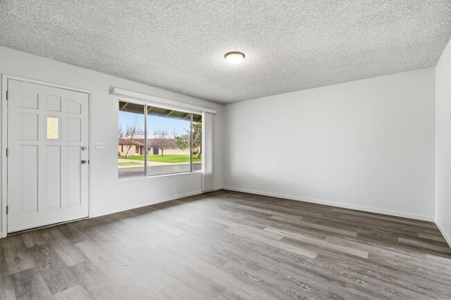 Photo - 1800 Rockford Ave