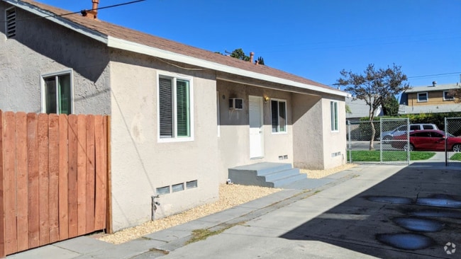 Building Photo - 1604 N H St Rental