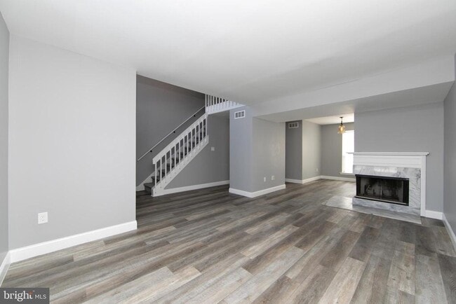 Photo - 131 Crossing Way