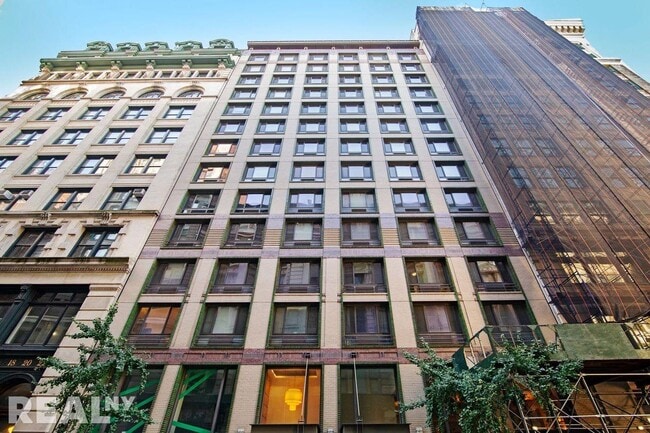 30 W 18th St Unit 11A
