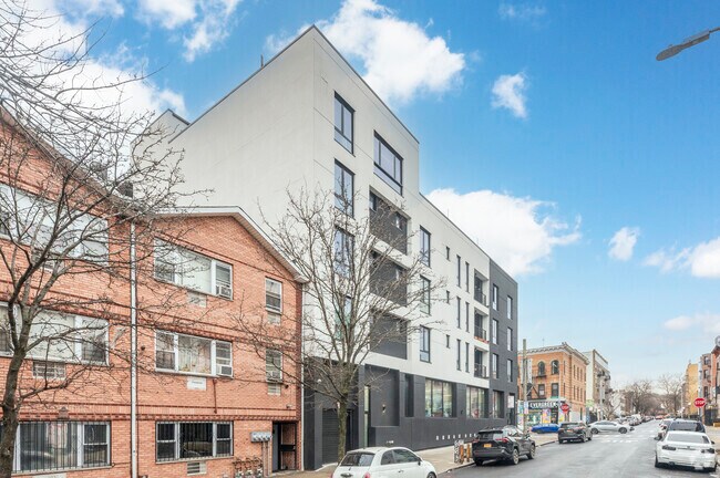 Photo - 1206 Putnam Ave