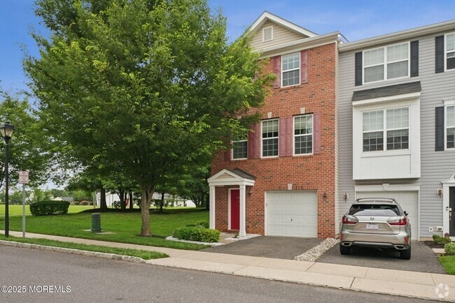 Building Photo - 102 Warbler Way Rental