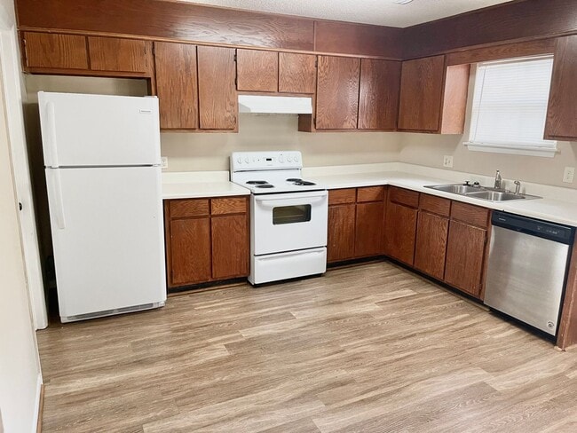 Photo - Lakewood Commons B202