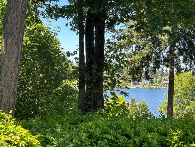 Photo - Yarrow Hill Condominiums ~ Kirkland
