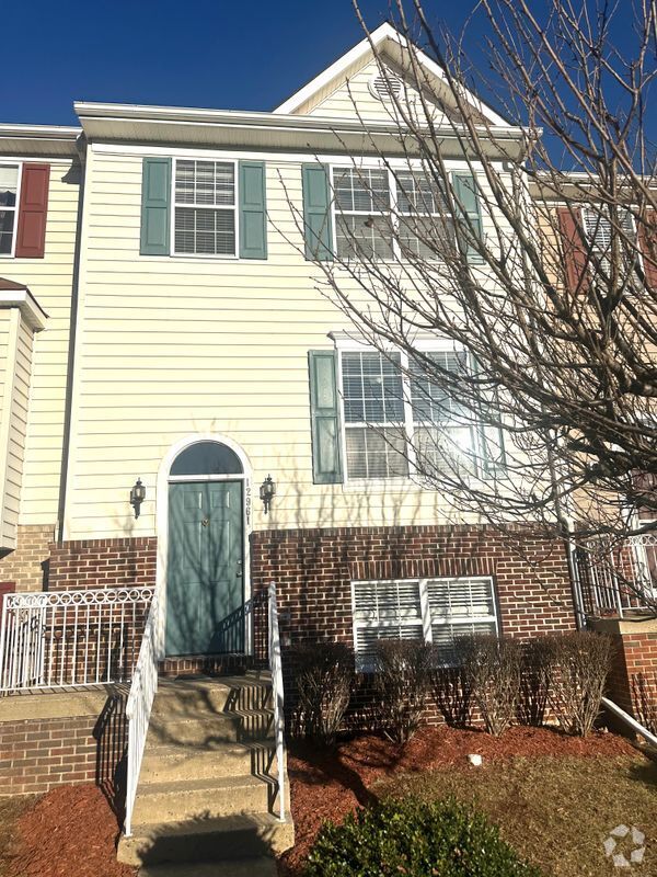Building Photo - 12961 Terminal Way Rental