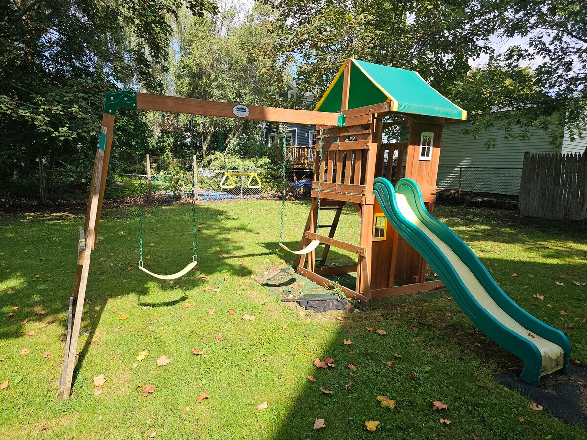 Photo - 114 Hempstead St