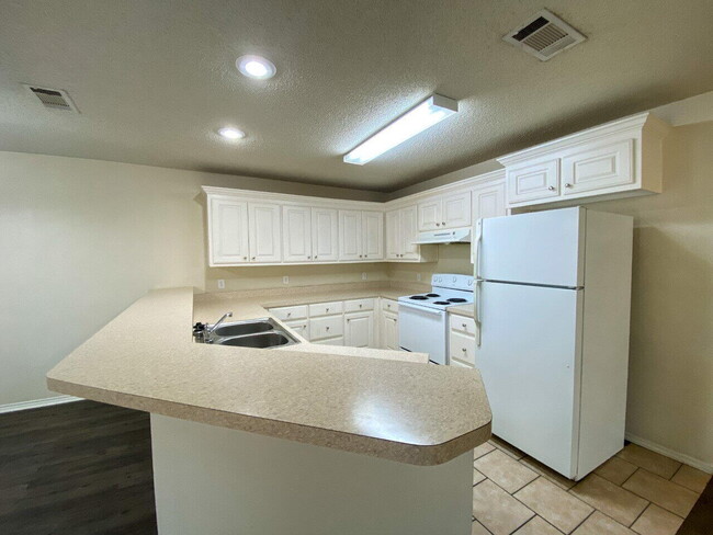 Photo - 3209 110th St