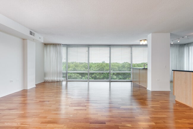 Photo - 9725 Woods Dr Unit 802