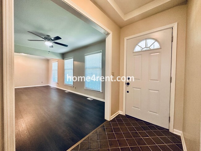 Photo - Cozy Ranch Home in Shawnee w/ Plenty of Natural Light, Wood Floors Throughout and an Updated Kitc...