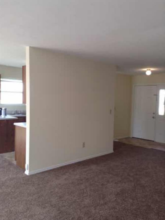 Photo - 3 bedroom, 2.5 bath Duplex on Bloomington'...