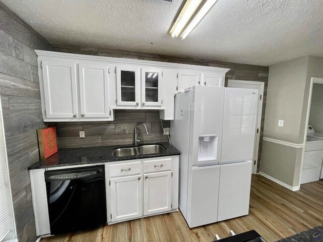 Photo - 117 Island Blvd