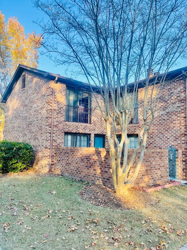 Building Photo - 720 Coventry Ln Unit E Rental