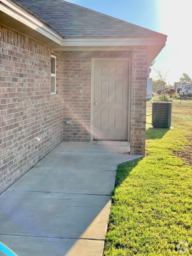 Building Photo - 2 Bedroom 2 Bath Duplex. Unit 22340 A Estel Rental