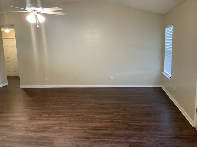 Photo - 2377 Companion Cir E