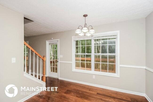 Photo - 198 Hawthorn Dr