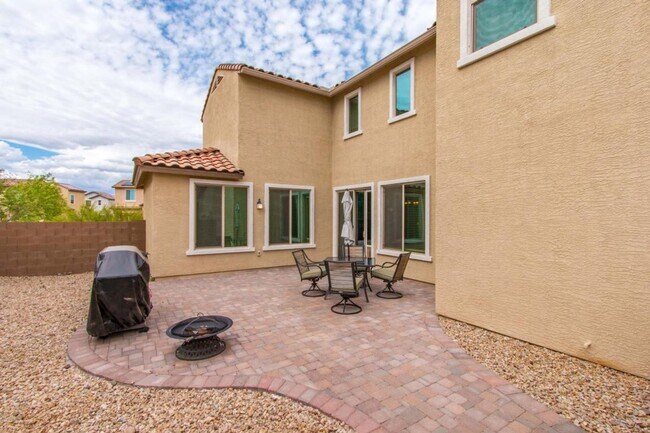 Photo - BEAUTIFUL HOME IN VAIL SCHOOL DISTRICT! 3 bed and 3 bath!