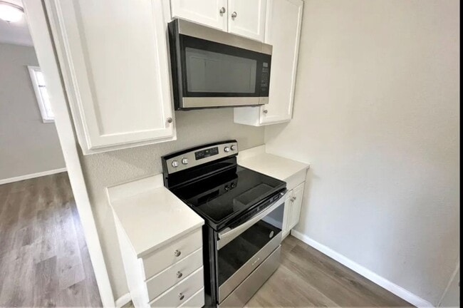 Photo - 16805 E Maplewood Dr