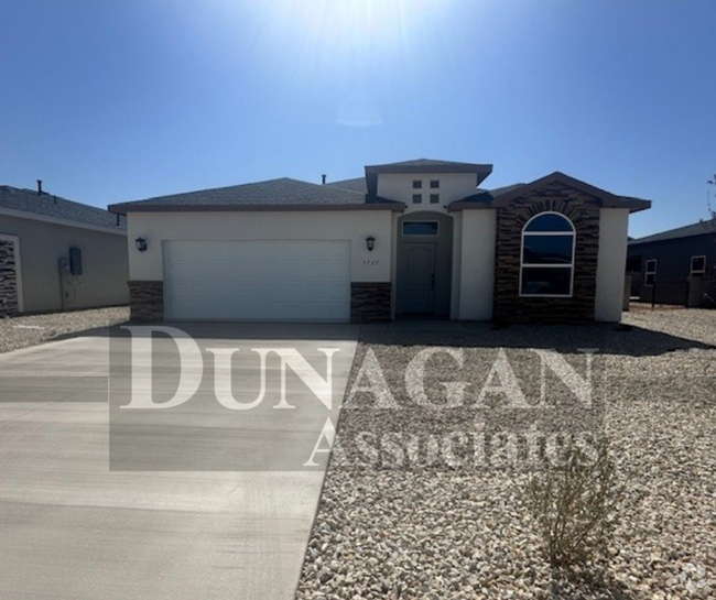 Building Photo - The Luke floor plan 3 Bedroom 2 bath Water... Rental