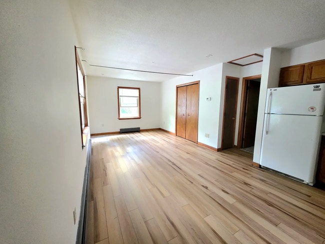 Building Photo - 226 W High St Unit APT B