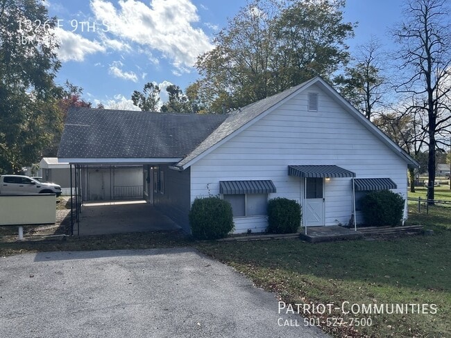 Photo - 1326 E 9th St