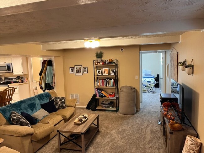 Photo - 795 E 350 N
