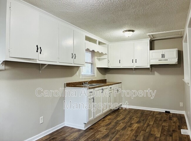 Photo - 131 Lindsey St