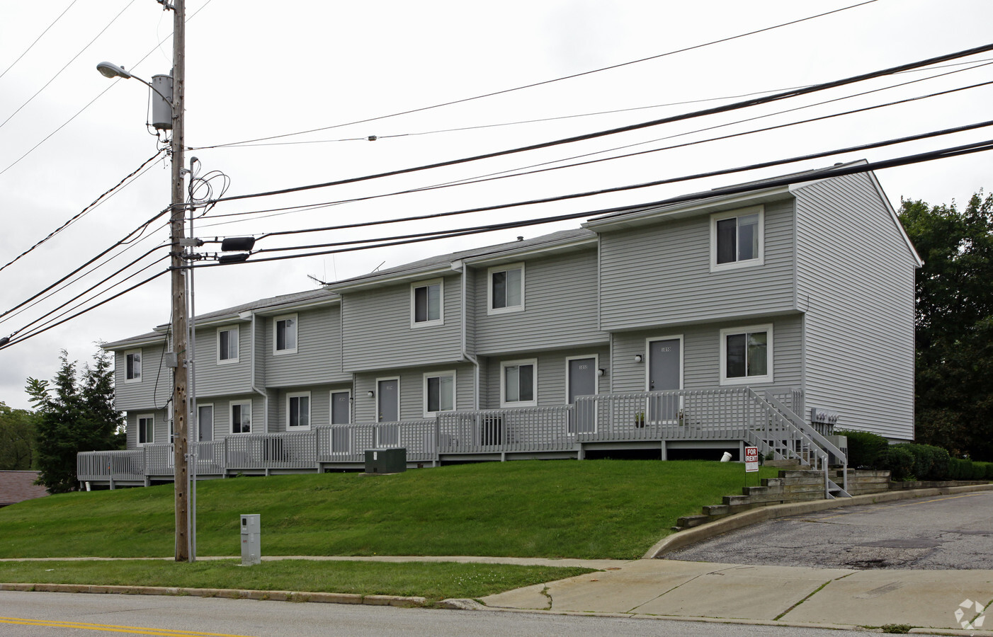 Photo - 1040-1060 Clyde Ave Apartments