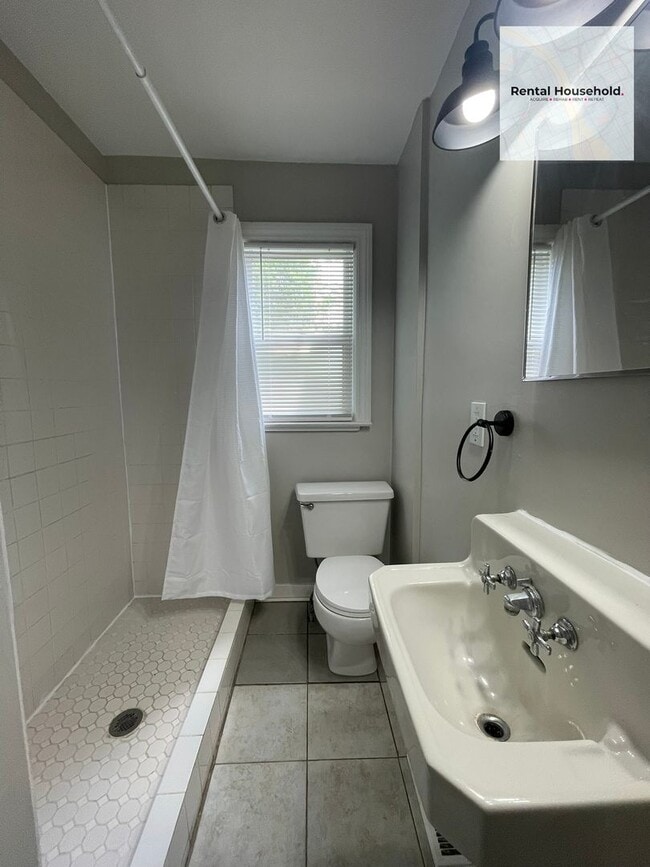 Photo - Adorable 2 Bedroom Located in Livonia