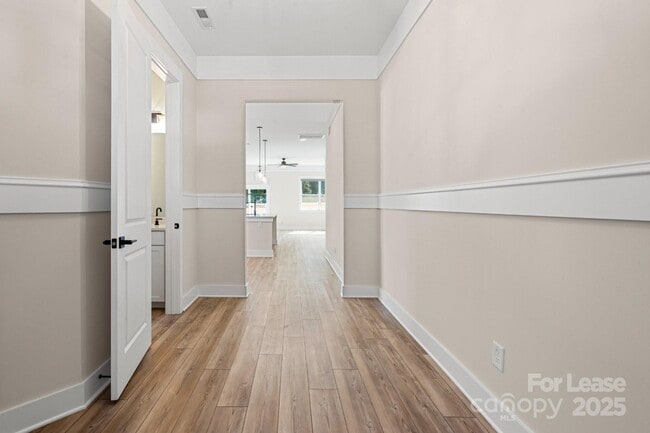 Photo - 1109 Masefield Ave