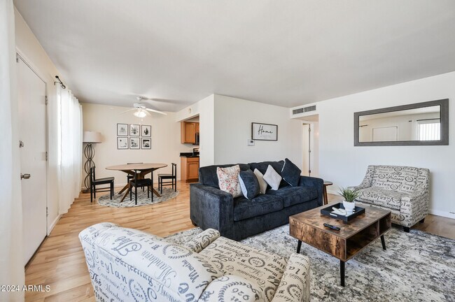 Photo - 1702 W Tuckey Ln Unit 230
