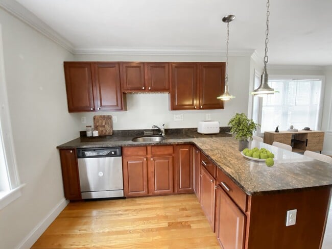Photo - 14 Notre Dame St Unit 2