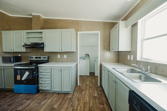 Photo - 2423 N Redondo Ave