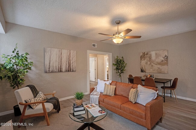 Photo - 325 Alder St