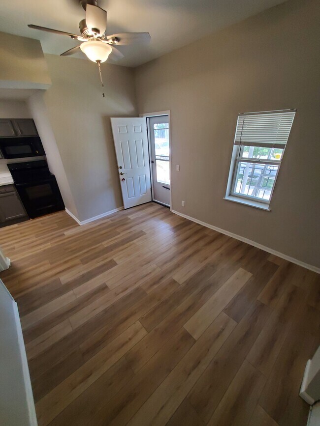 Photo - 202 N Blair St