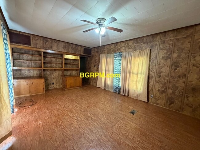 Photo - 3 bd 2 ba mobile home, some utilties included!