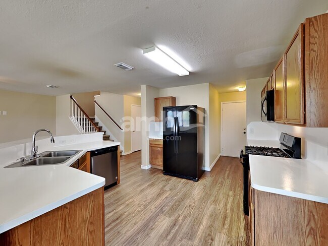 Photo - 226 Golden Oak Dr