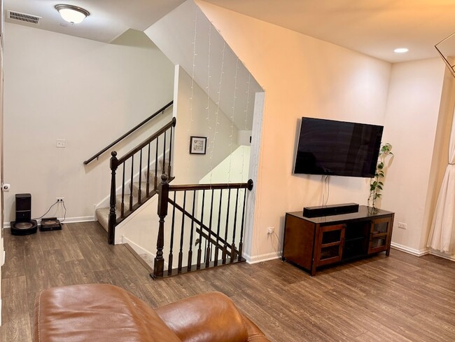 Photo - 2995 Madison Dr