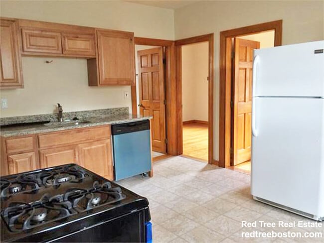 Photo - 16 Rossmore Rd Unit 1