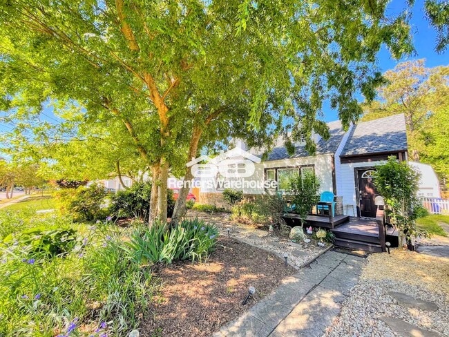 Photo - 8455 Radnor Rd